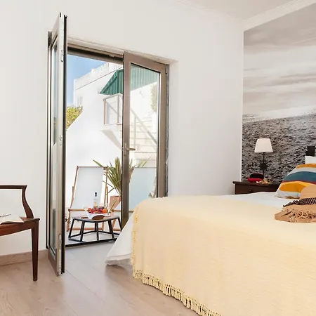 לינה וארוחת בוקר Beachouse - Surf, 4*