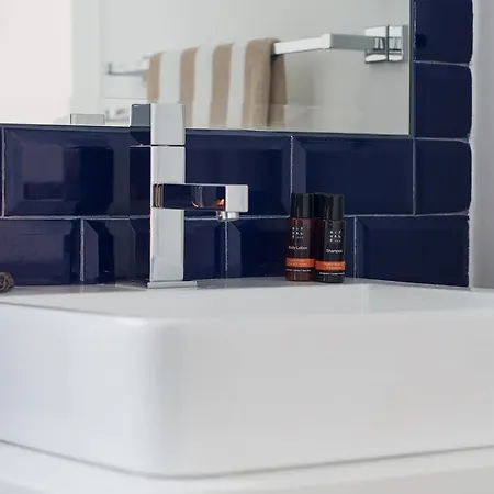 Beachouse - Surf, לינה וארוחת בוקר 4*