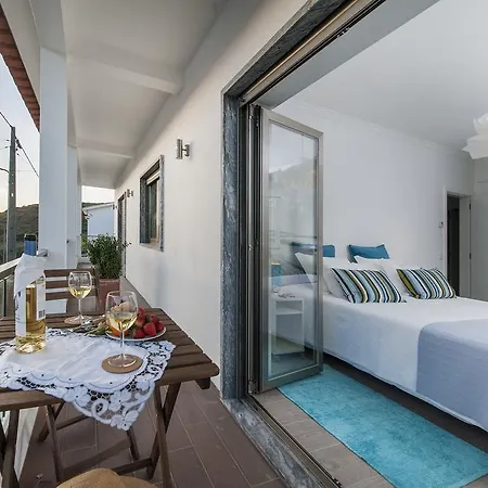 Beachouse - Surf, Bed and breakfast Ericeira