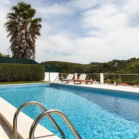 Beachouse - Surf, Bed and breakfast Ericeira