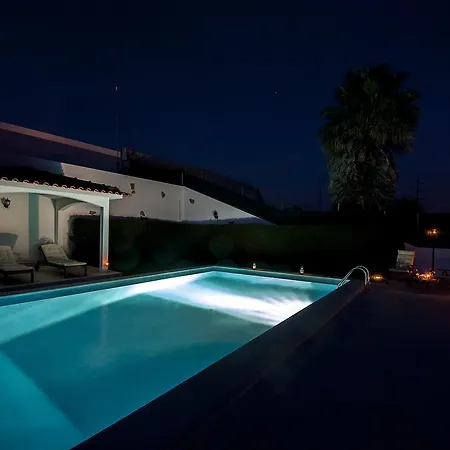 Beachouse - Surf, Bed and breakfast 4*