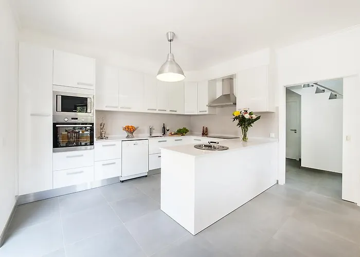 Beachouse - Surf, Couette-café Ericeira