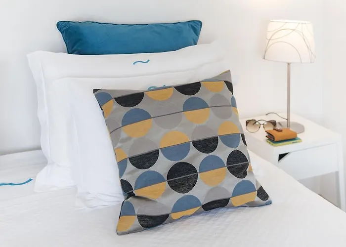 Beachouse - Surf, Couette-café Ericeira