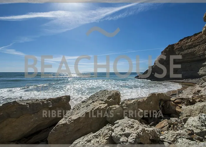 Beachouse - Surf, Couette-café Ericeira